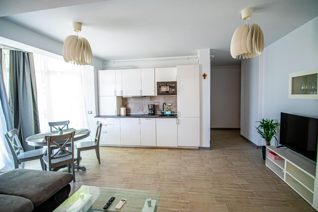Apartment Katrina - Alezzi Beach - Sea View Năvodari Kültér fotó