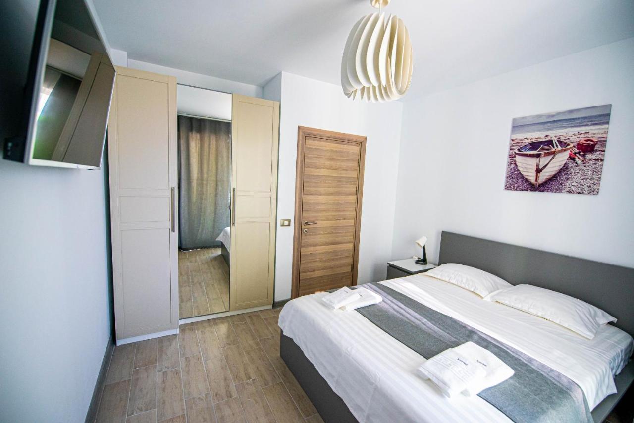 Apartment Katrina - Alezzi Beach - Sea View Năvodari Kültér fotó